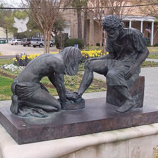 Popular Life-Size Bronze Religious Sculpture Jesus Wash Feet Sculpture for Catholicism