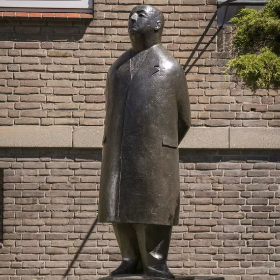 적 청동조각 관찰